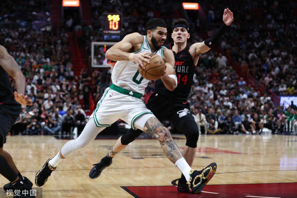 在绿茵场上 在绿茵场上