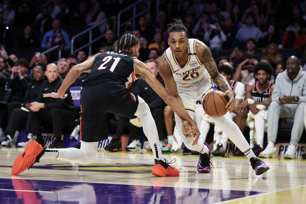 他的两个进 他的两个进