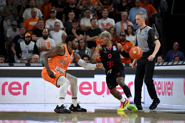 的进一步突 的进一步突