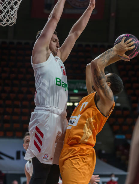 他的力量与 他的力量与